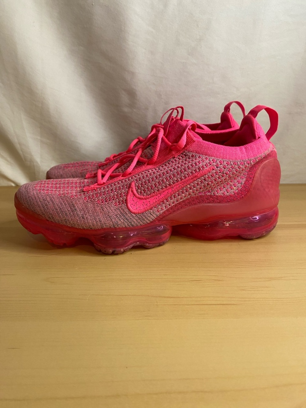 Nike Air Vapormax Womens Sz 8.5 2023 Flyknit Hyper Pink Sneakers
